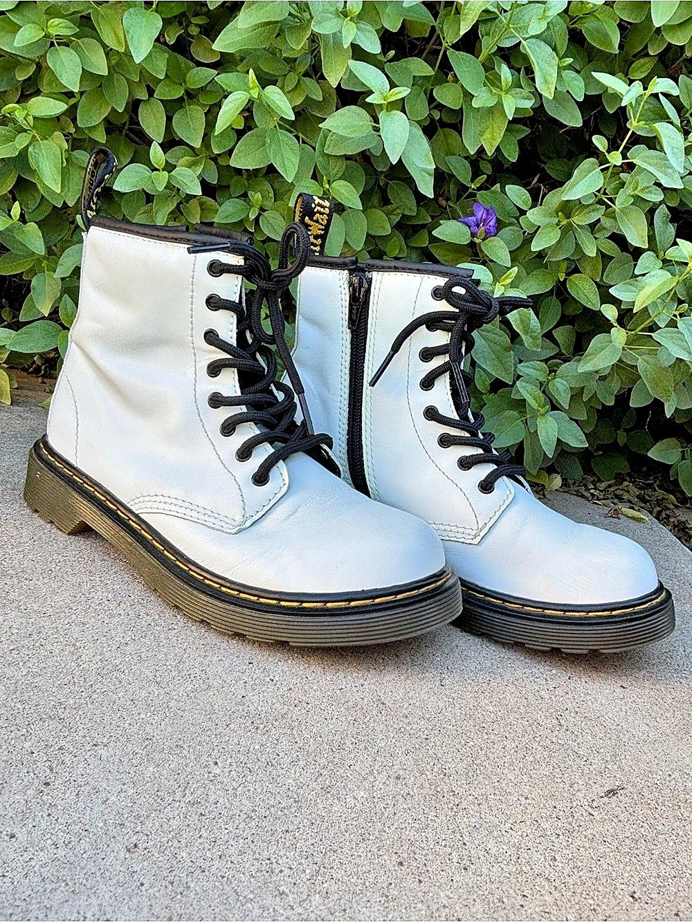 Kids Dr. Martens Kids' 1460 White Leather Boots White & Black US 3